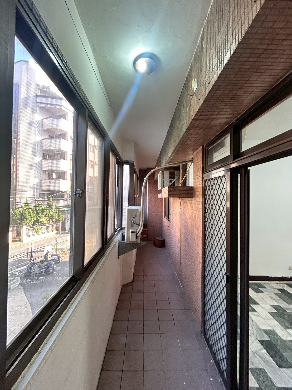 桃園市政府旁大空間三房